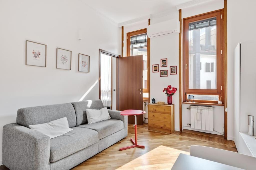 Easylife - Bello E Luminoso Flat In Zona Centrale Милано Екстериор снимка